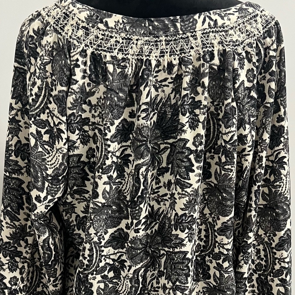 EUC Wonderly Black & White Floral Women's Top - L - Picture 5 of 6